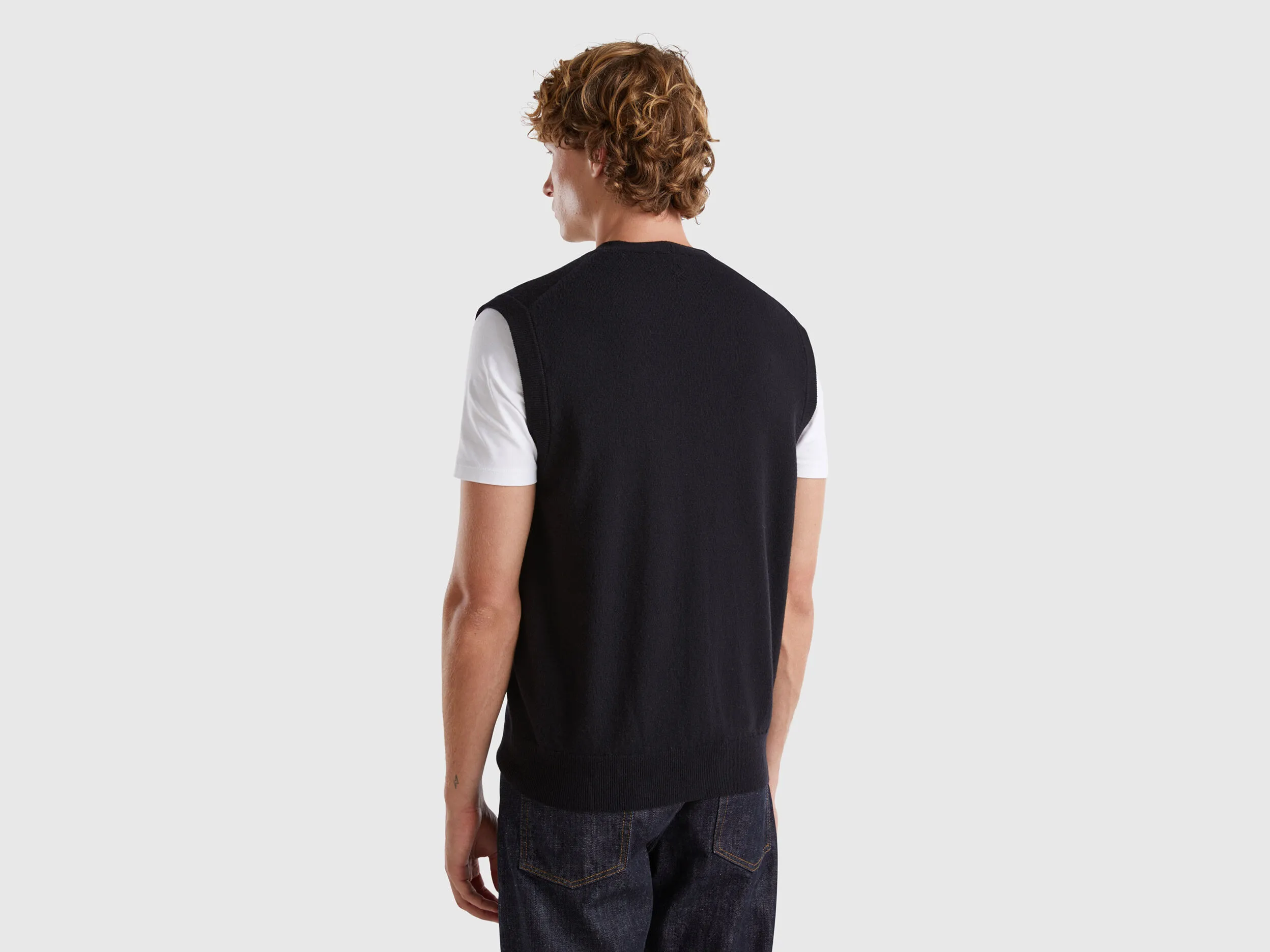 Black vest in pure Merino wool - Black | Benetton