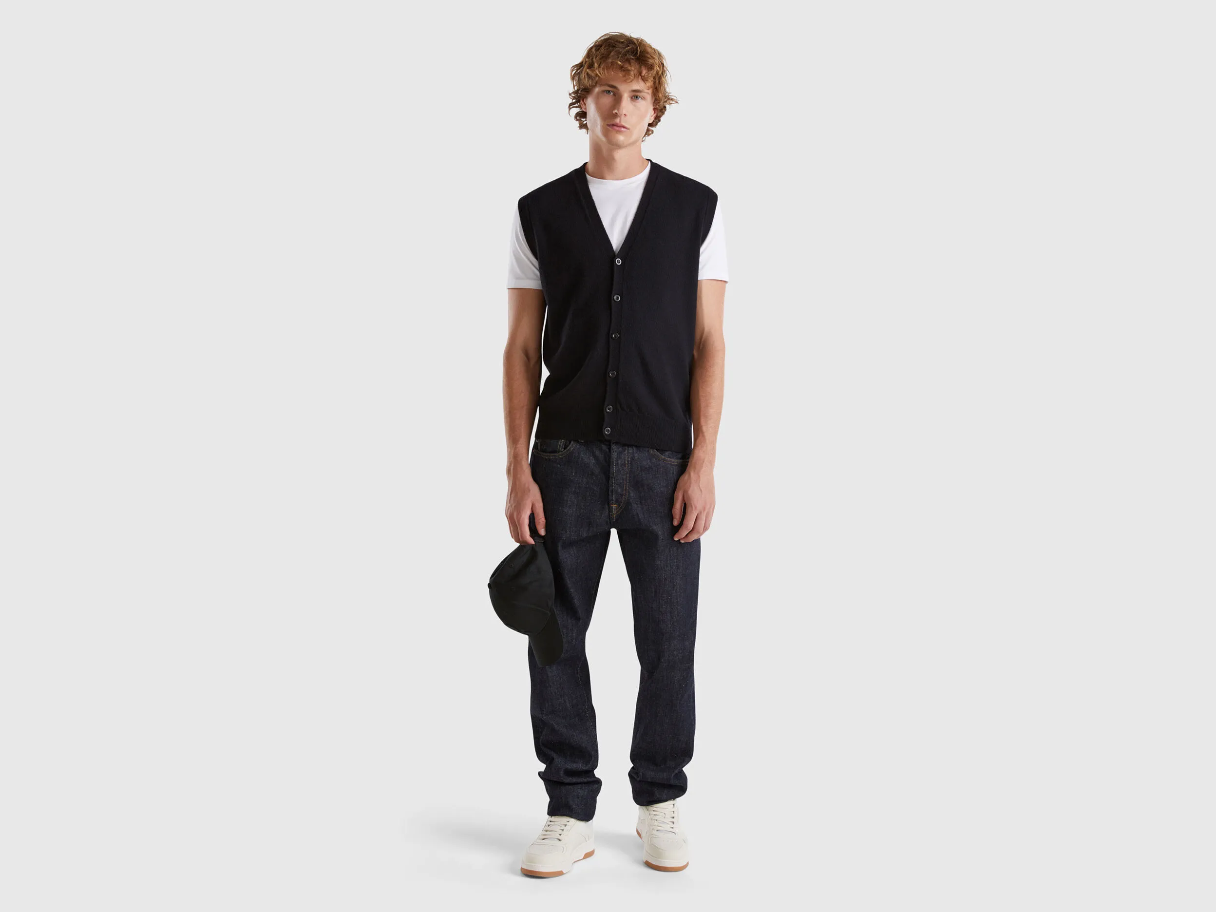 Black vest in pure Merino wool - Black | Benetton