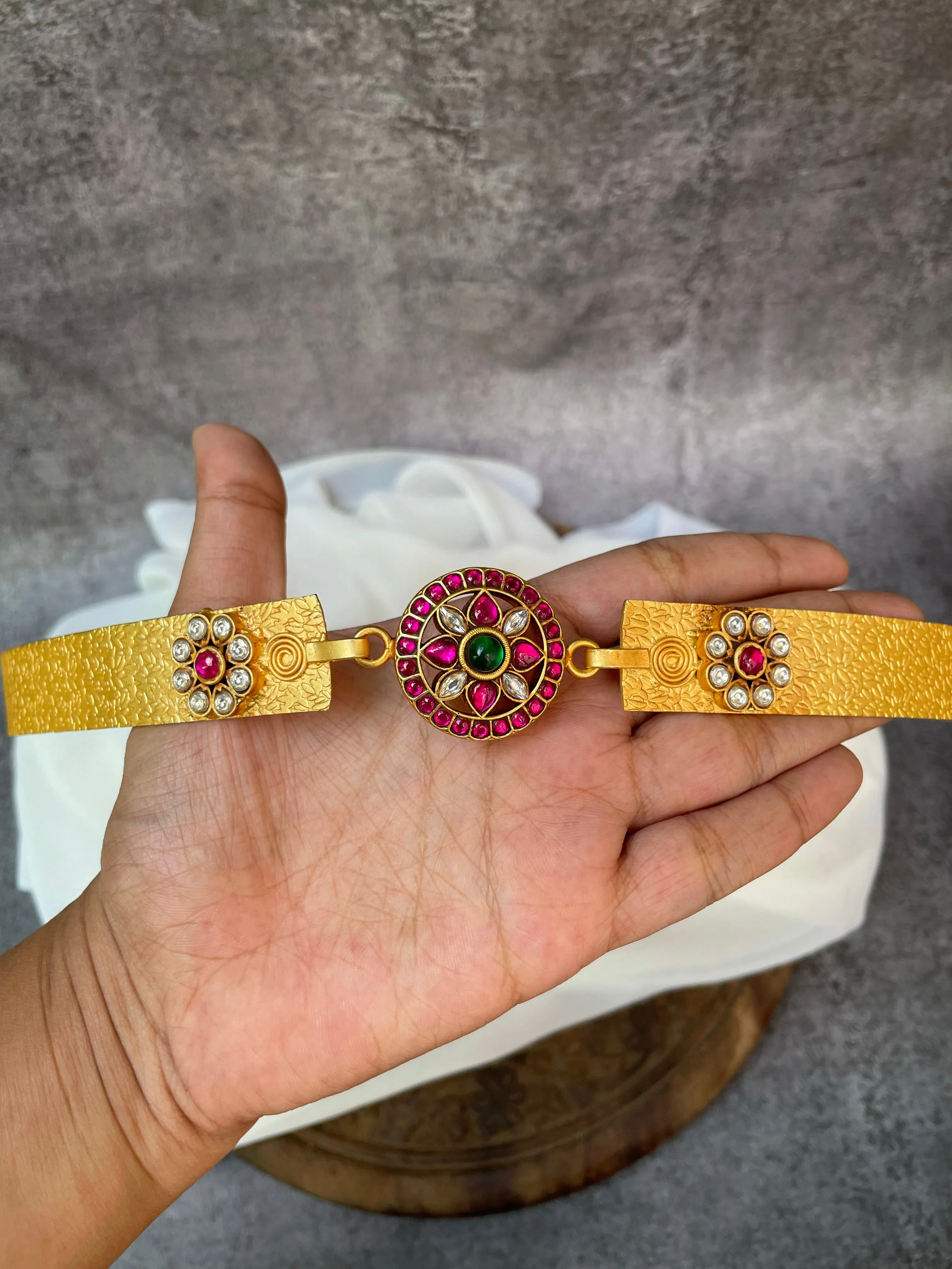 Kundan embellished hip belt