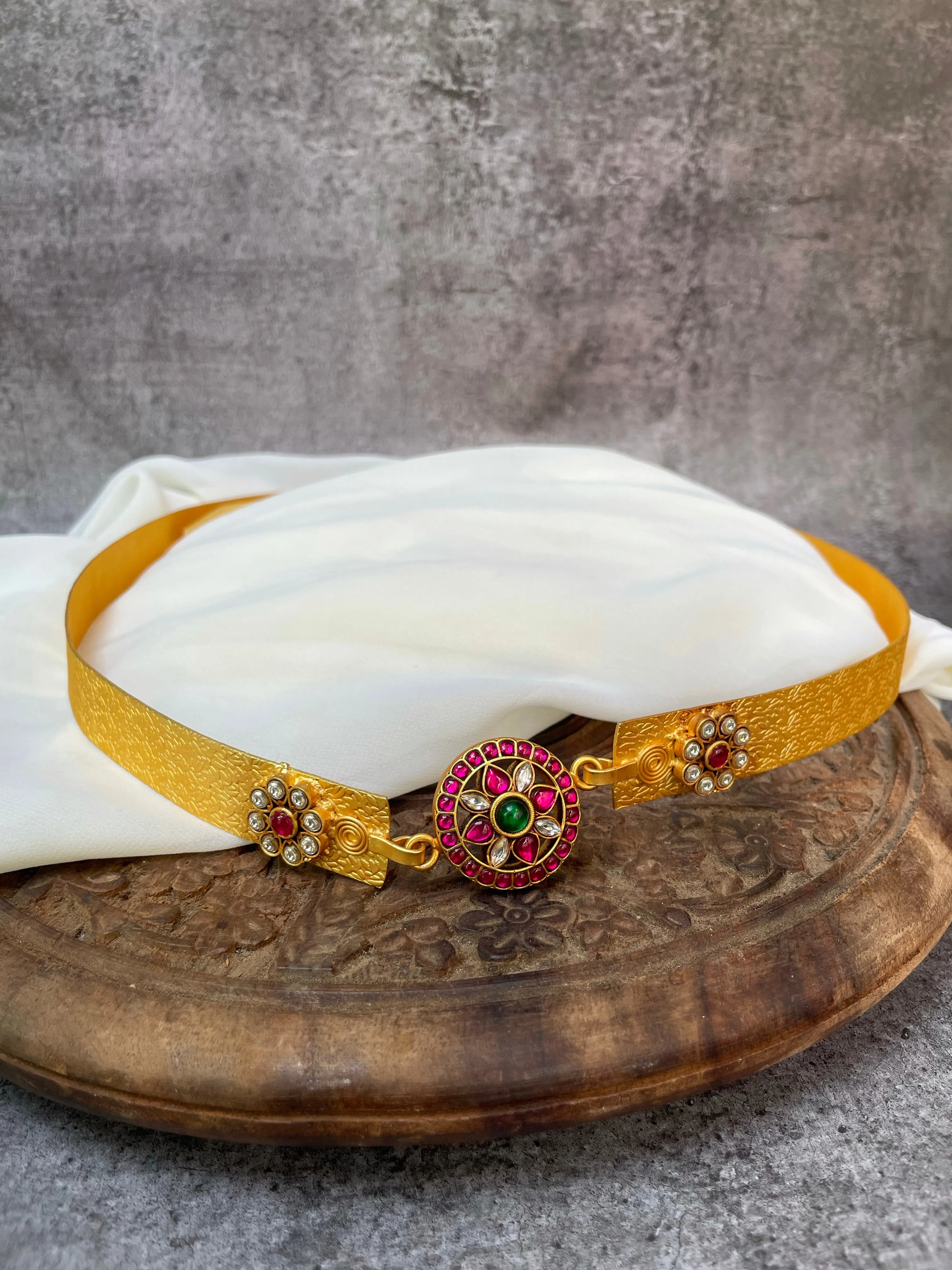 Kundan embellished hip belt