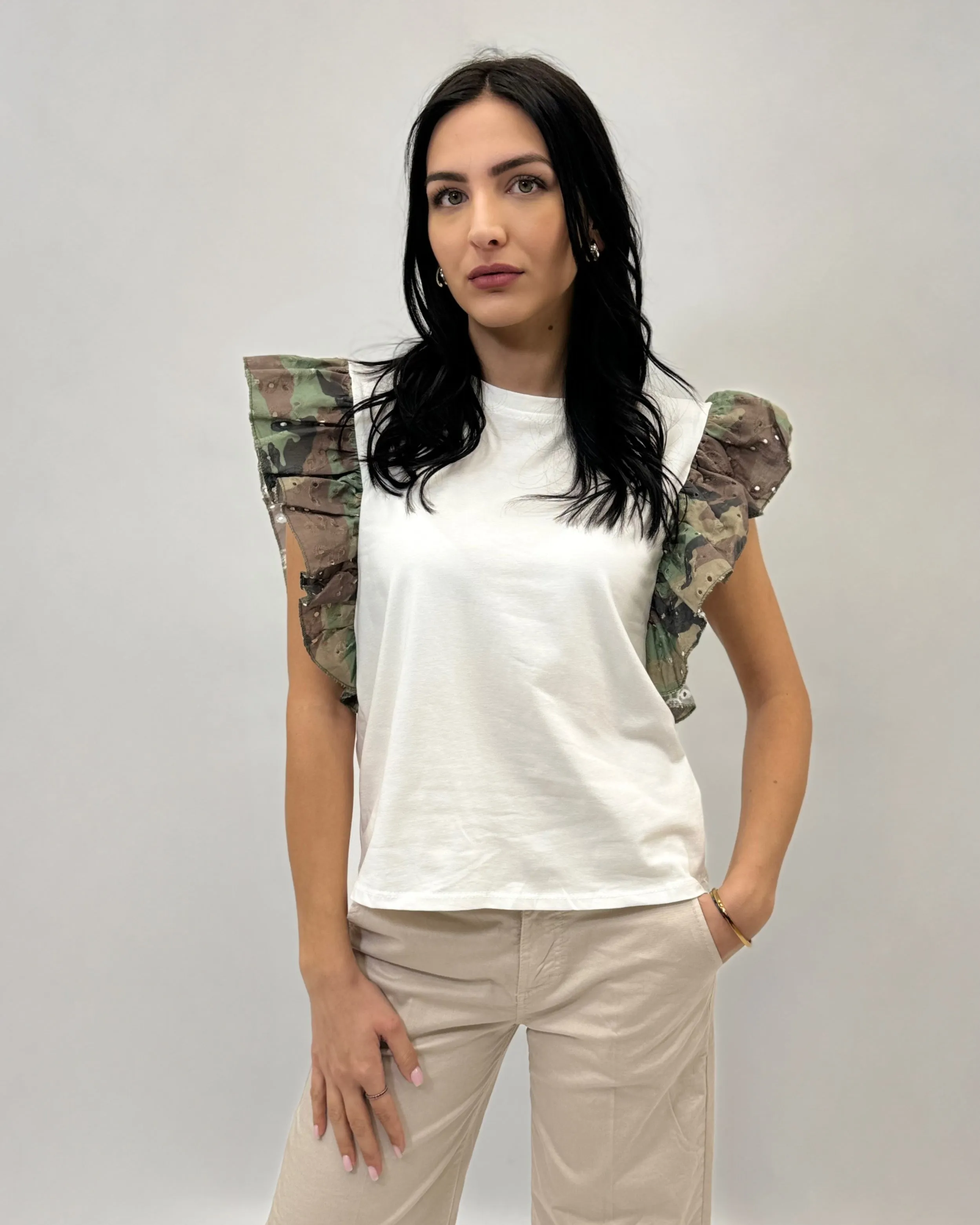 T-shirt con maniche pizzo sangallo militare