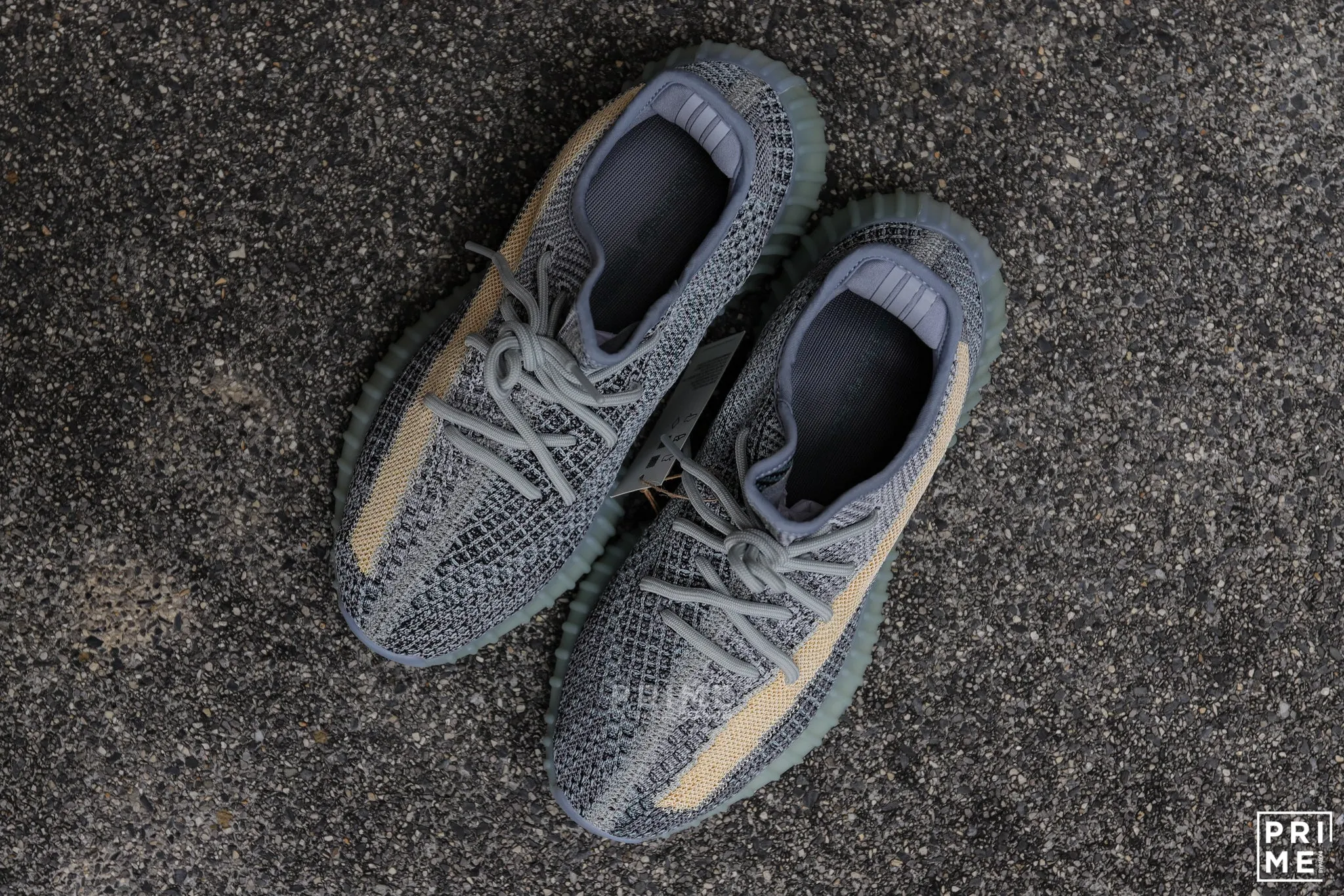 Yeezy 350 v.2 ASH BLUE  (GY7657)