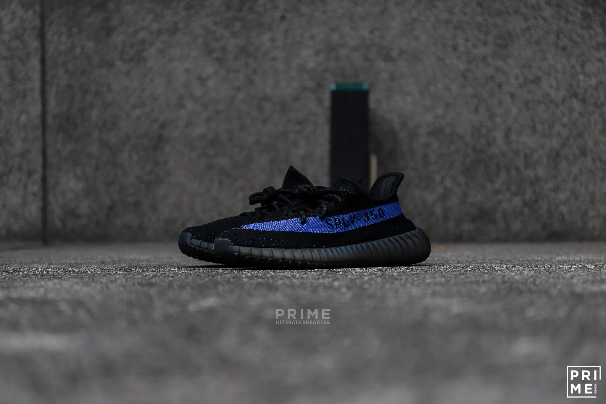 Yeezy 350 V2 Dazzling Blue (GY7164)